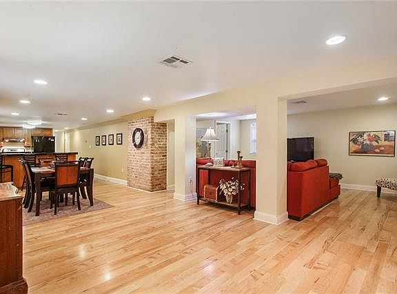 3rd image of 4304 Orleans Ave