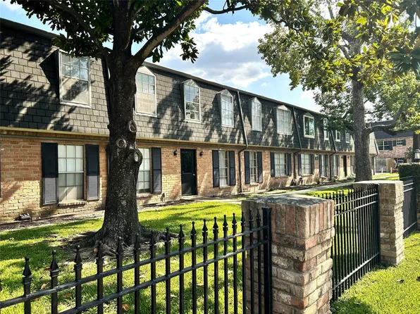9001 Gaylord St APT 4, Houston, TX 77024