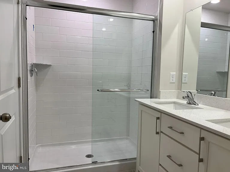 507 Titanium St — Photo 27
