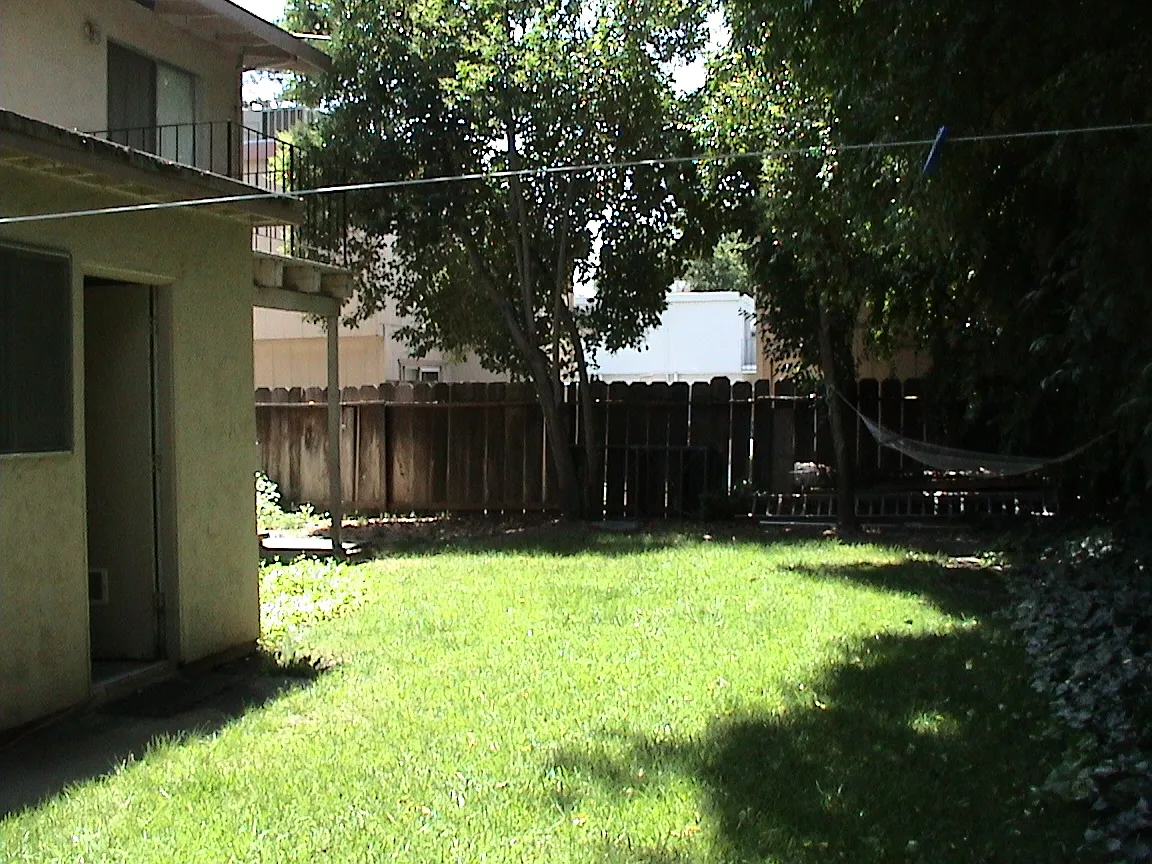 1411 Drake Dr — Photo 3