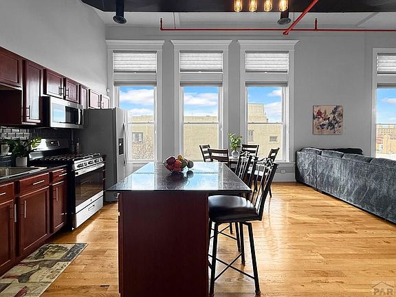 5th image of 211 W 2nd St APT 202