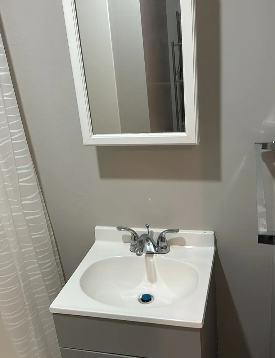 Studio, 300 sqft, $1,300 — Photo 4