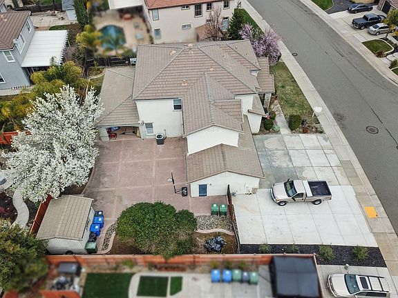 4th image of 588 Hamstead Dr