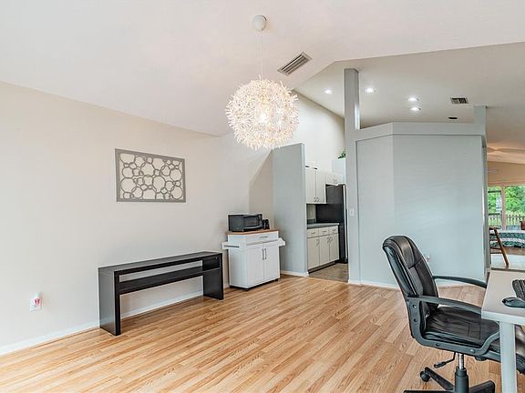 3rd image of 6609 Summer Cove Dr