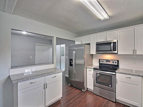 5th image of 815 18th Ave