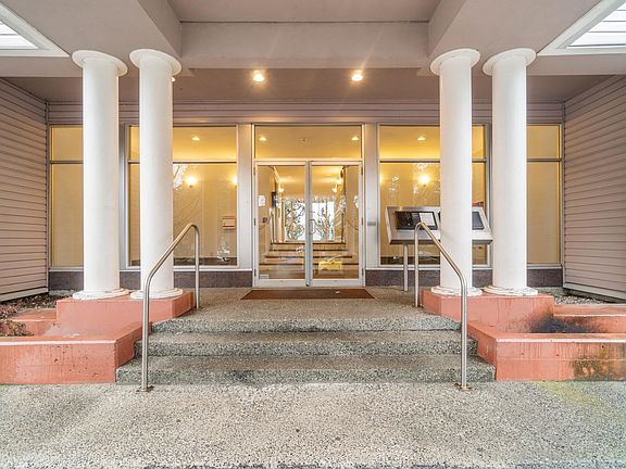 2nd image of 5500 Arcadia Rd #220