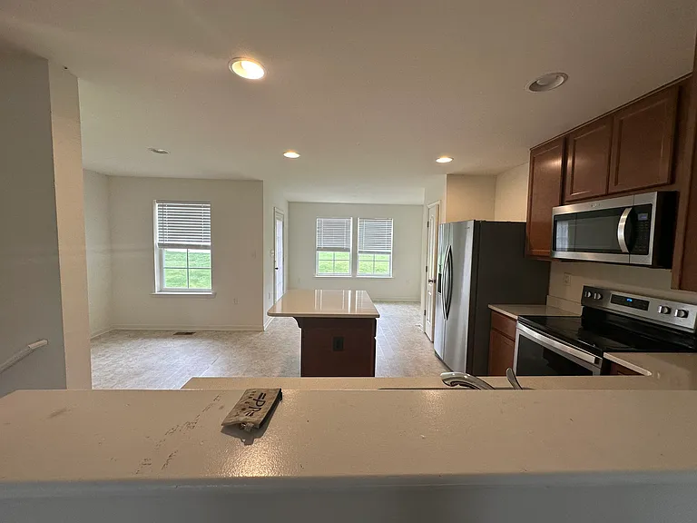 115 Cecily Way — Photo 43