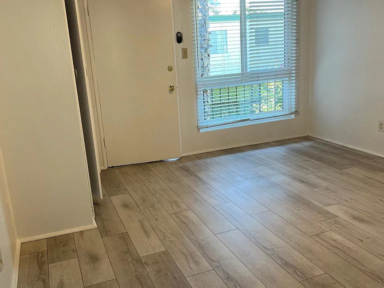 5910 E Naples Plz — Photo 15