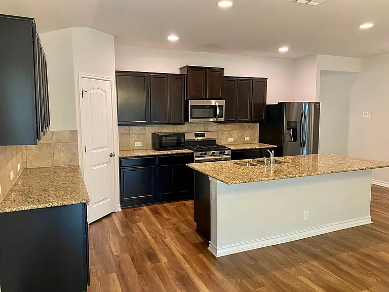 9102 Jersey Stone — Photo 11