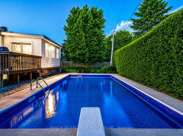 20 Coolbrook Cres, Ottawa, ON K0A 3P0