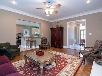 4th image of 448 Greenfield Dr