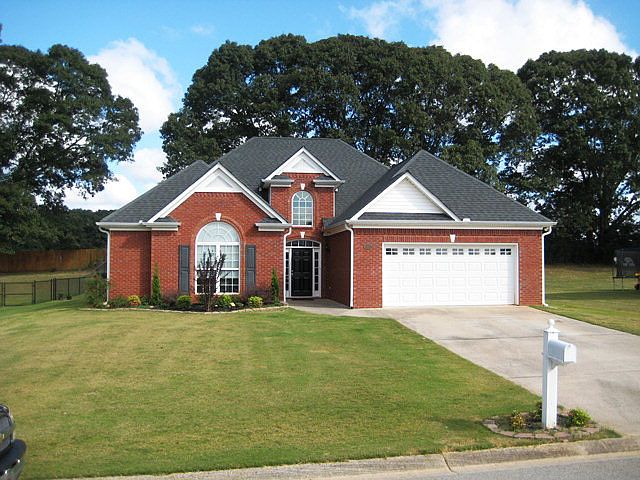 1st image of 214 Brookwood Dr