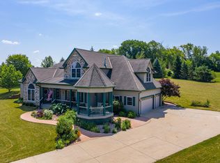 28601 Tamarack Trl, Waterford, WI 53185