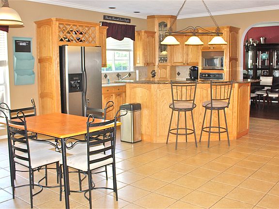 4th image of 3117 Willow Creek Way