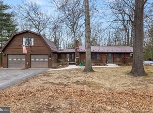 422 Clearfield Dr, Berkeley Springs, WV 25411