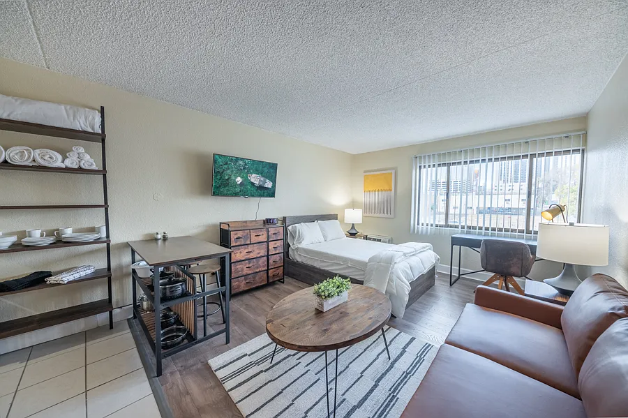 Reno Regency Apartments — Photo 2