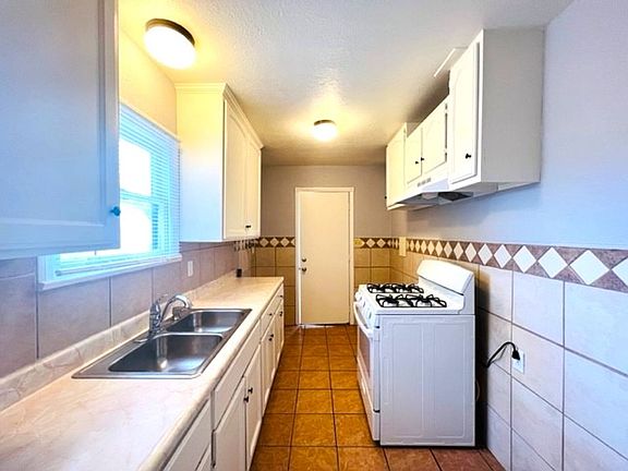 2nd image of 9205 Olive St #9207