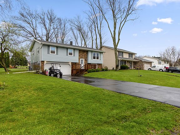 2nd image of 1802 Forest Ln
