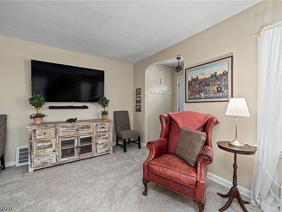 5th image of 3129 W 139th St