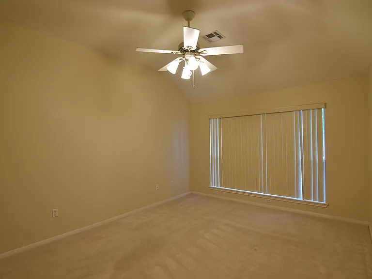 2511 Kingsbury Dr — Photo 15