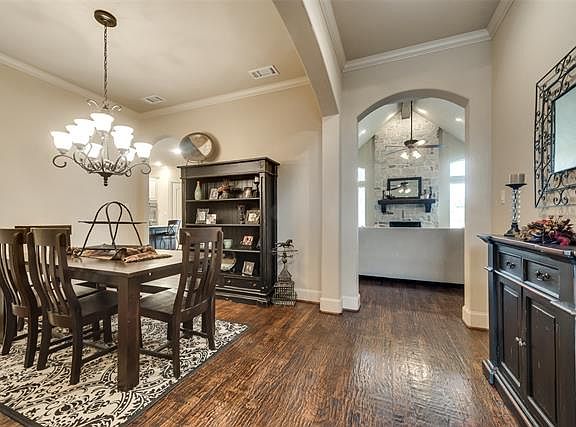 5th image of 1016 Woodbridge Pl