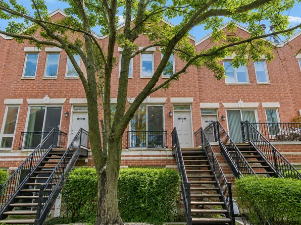 1522 W School St APT D, Chicago, IL 60657