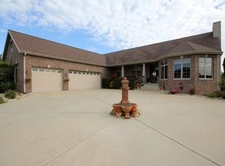7390 Cedar Crest Dr, Sauk City, WI 53583