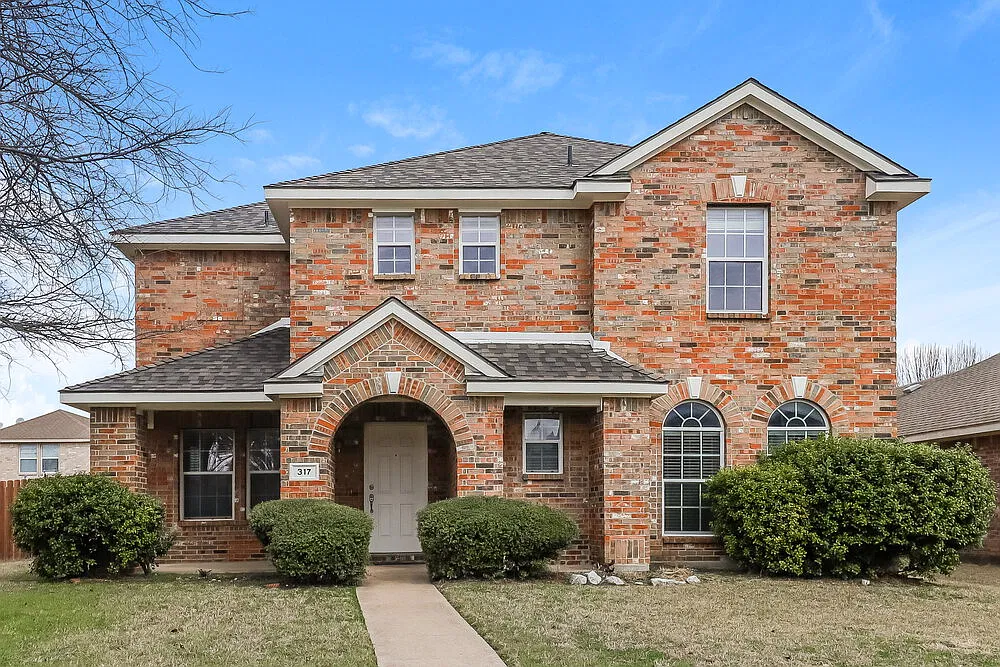 3 bed, 2.5 bath, 2426 sqft, $3,430 — Photo 1