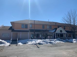 100 Quarry Rd APT E, Hamburg, NJ 07419