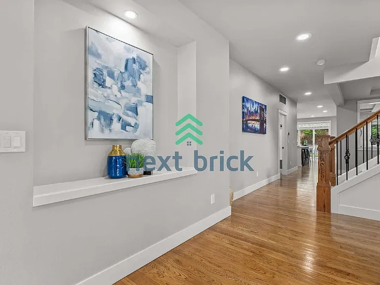 27174 SE 18th Pl — Photo 13
