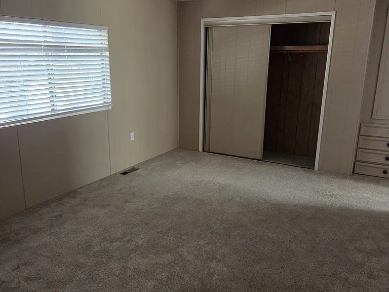 735 Sunshine Ln — Photo 13
