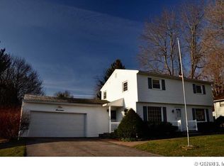 17 Margo Dr, Fairport, NY 14450