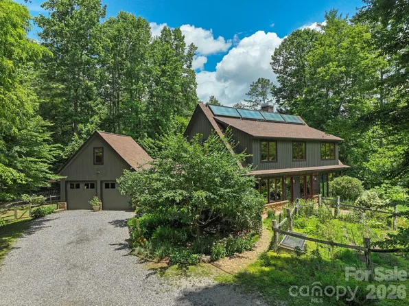 24 Merriwood Way, Arden, NC 28704