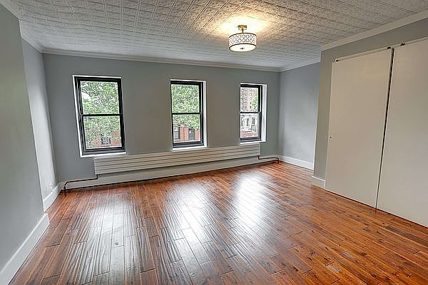 1st image of 410 Degraw St APT 3