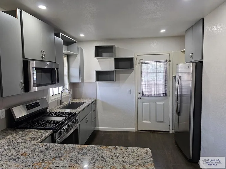34 W Hawthorne Ave — Photo 4