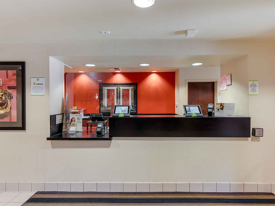 Lobby and Guest Check-in
