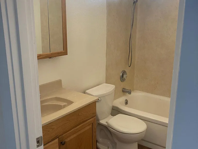 3909 N 34th St #6 — Photo 5