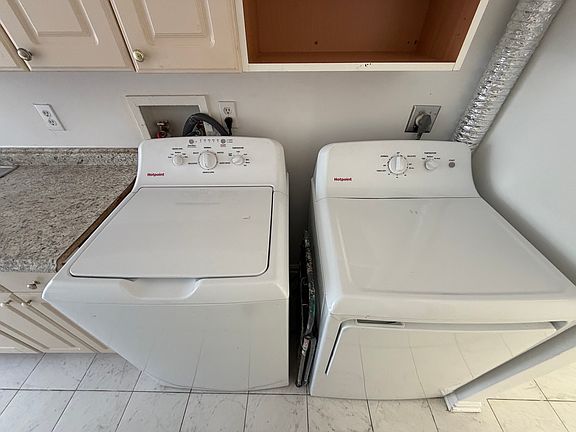 4th image of 1224 Thomas Jefferson Pl