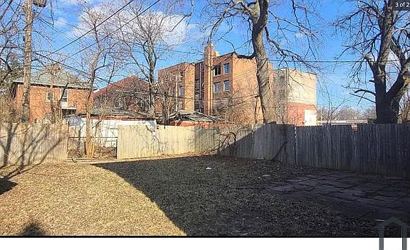 5th image of 3736 W Buena Vista St
