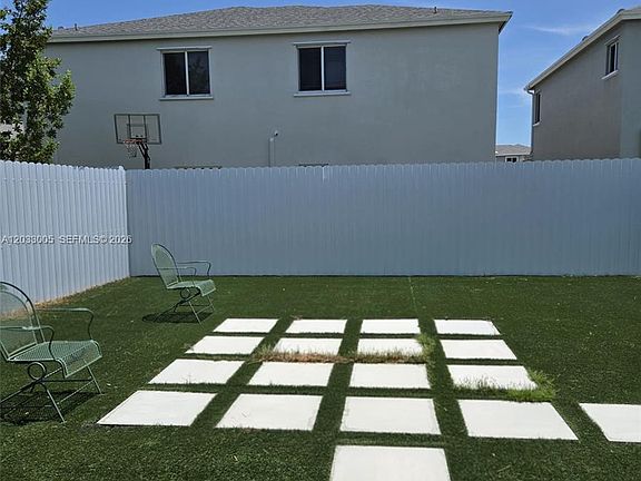 4th image of 862 SE 17th St #862