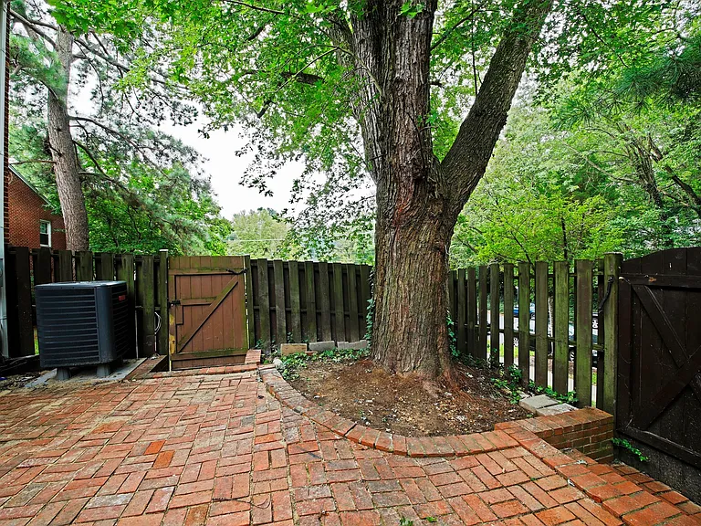 3334 Webley Ct — Photo 23