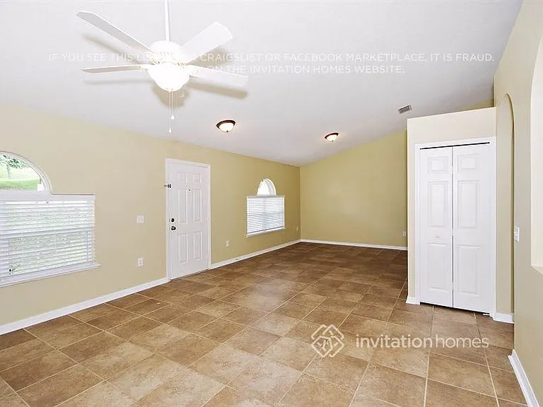 912 Jayhil Dr — Photo 2