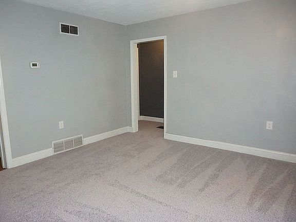 Living Room toward hallway