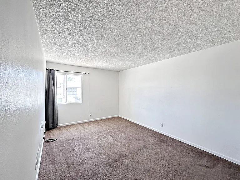 674 Rolling Green Dr — Photo 20