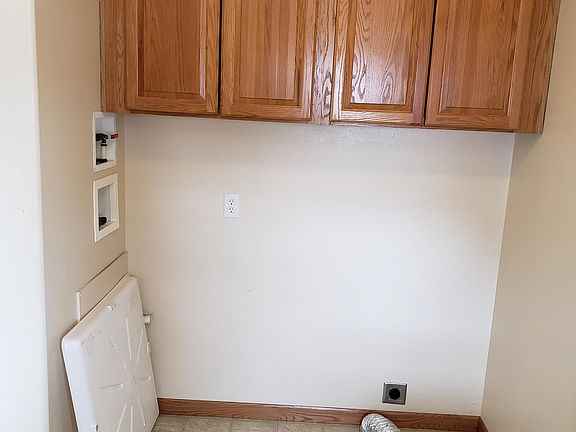 4th image of 736 E 4th St #1