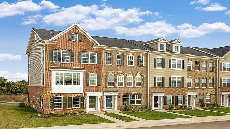 1st image of 5911 Leben Dr