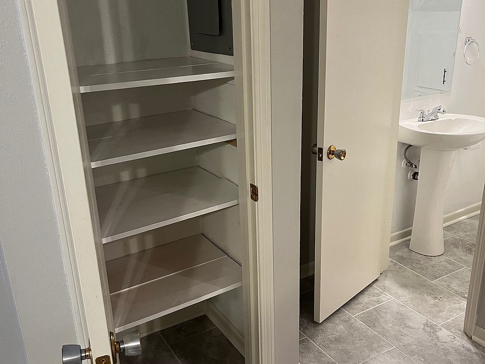 Pantry, Half Bath