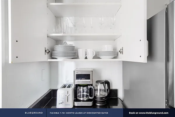 Rented by The Blueground | media 8