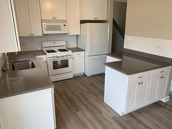 5th image of 1550 Spruce Ave