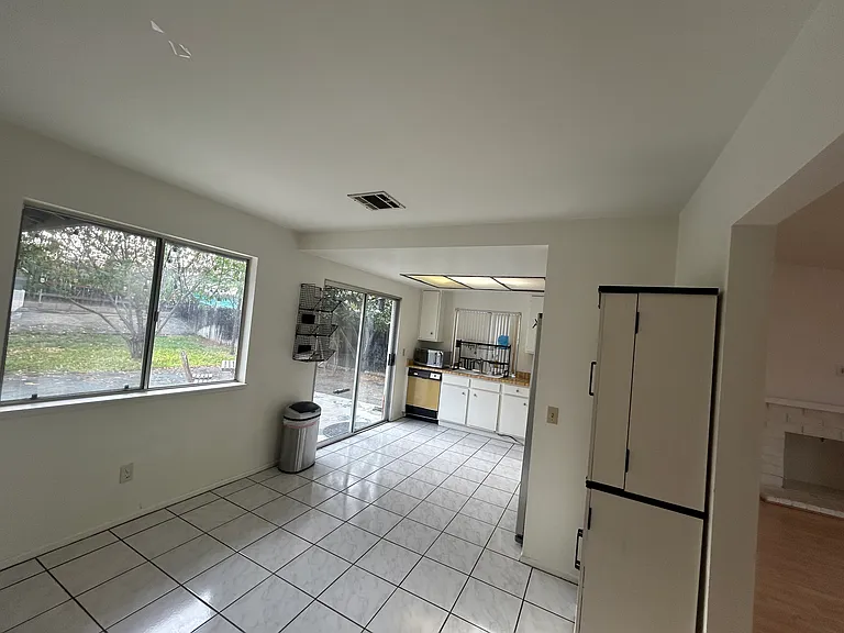 25861 Amapolas St — Photo 5